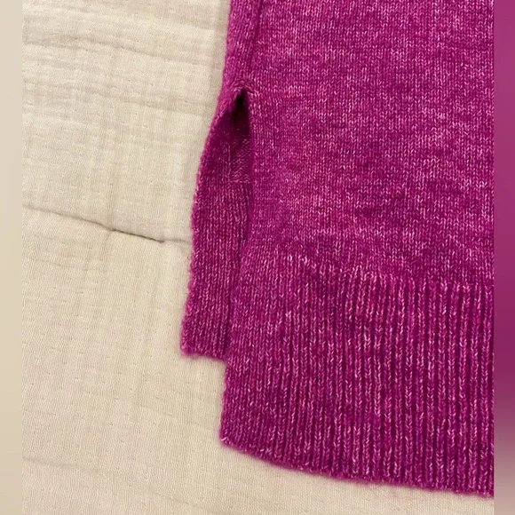 Lucky Brand Fuchsia V-neck Sweater Small Petite - Picture 13 of 14
